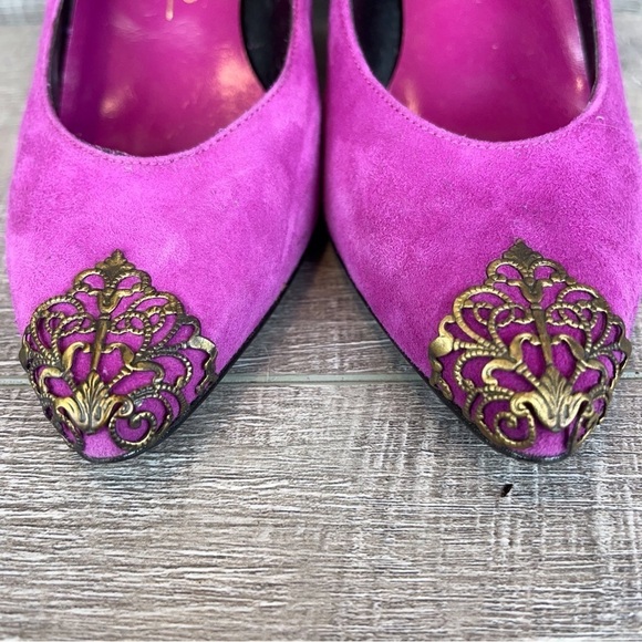 Caressa size 7 N fuschia suede metal filigree accent heels - Picture 7 of 15